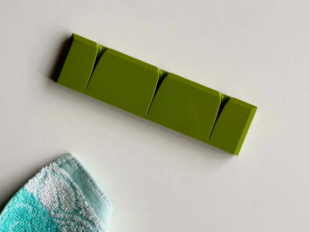 Billede 2 - Knagerække, grøn plast