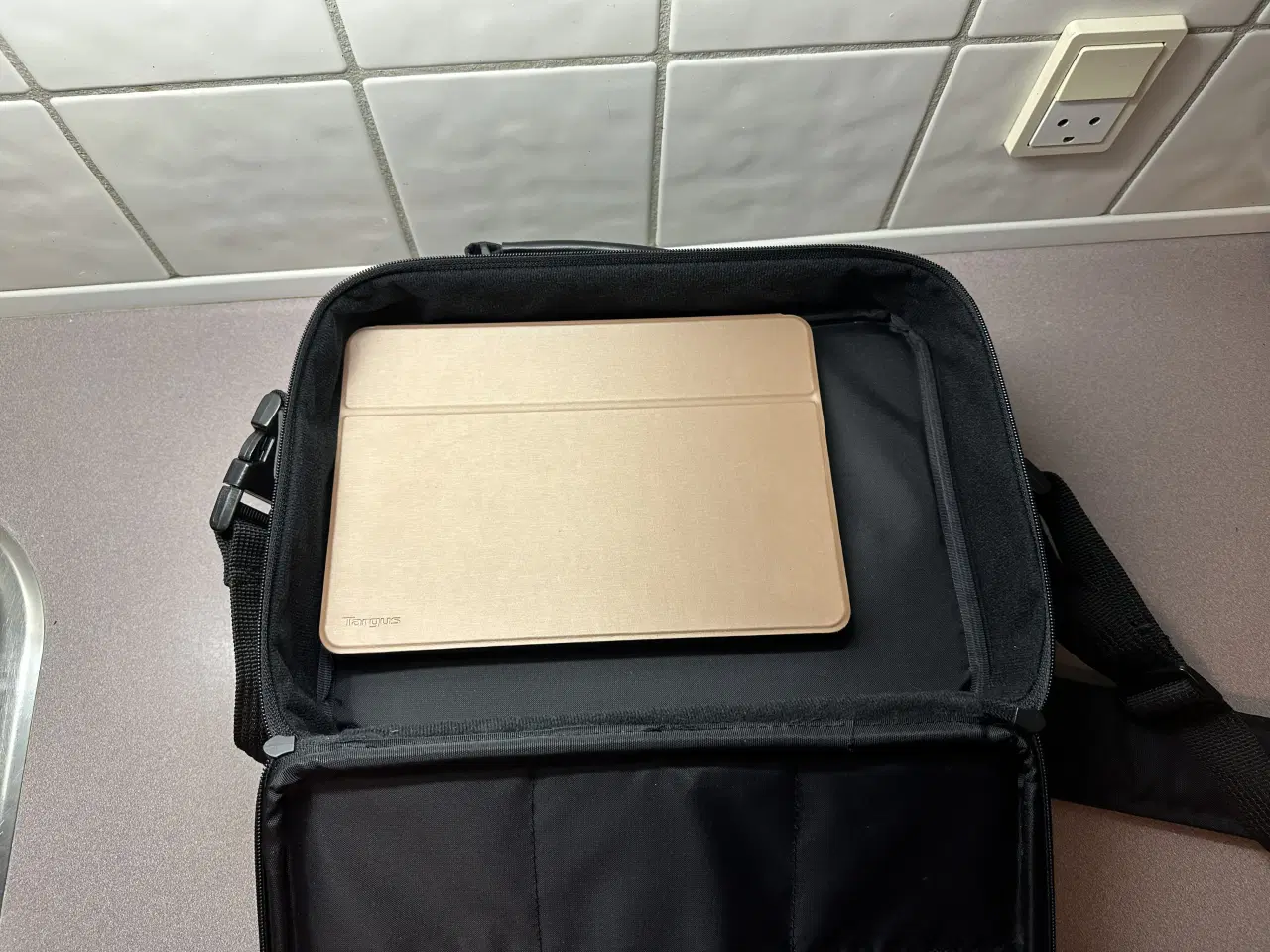 Billede 9 - Rummelig computer eller foto taske