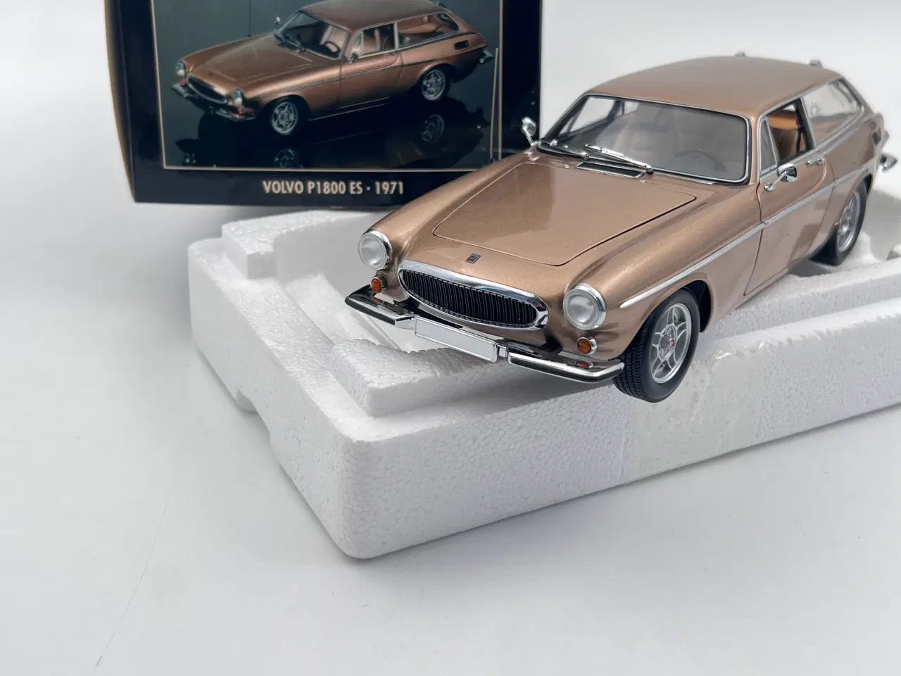 Billede 10 - 1971 Volvo P1800 ES - MINICHAMPS - 1:18