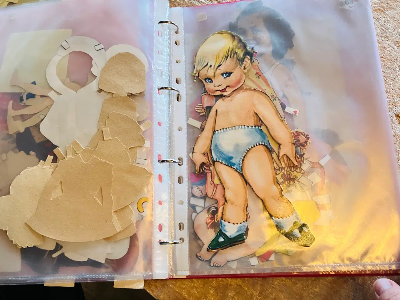 Billede 11 - Påklædnings dukker 