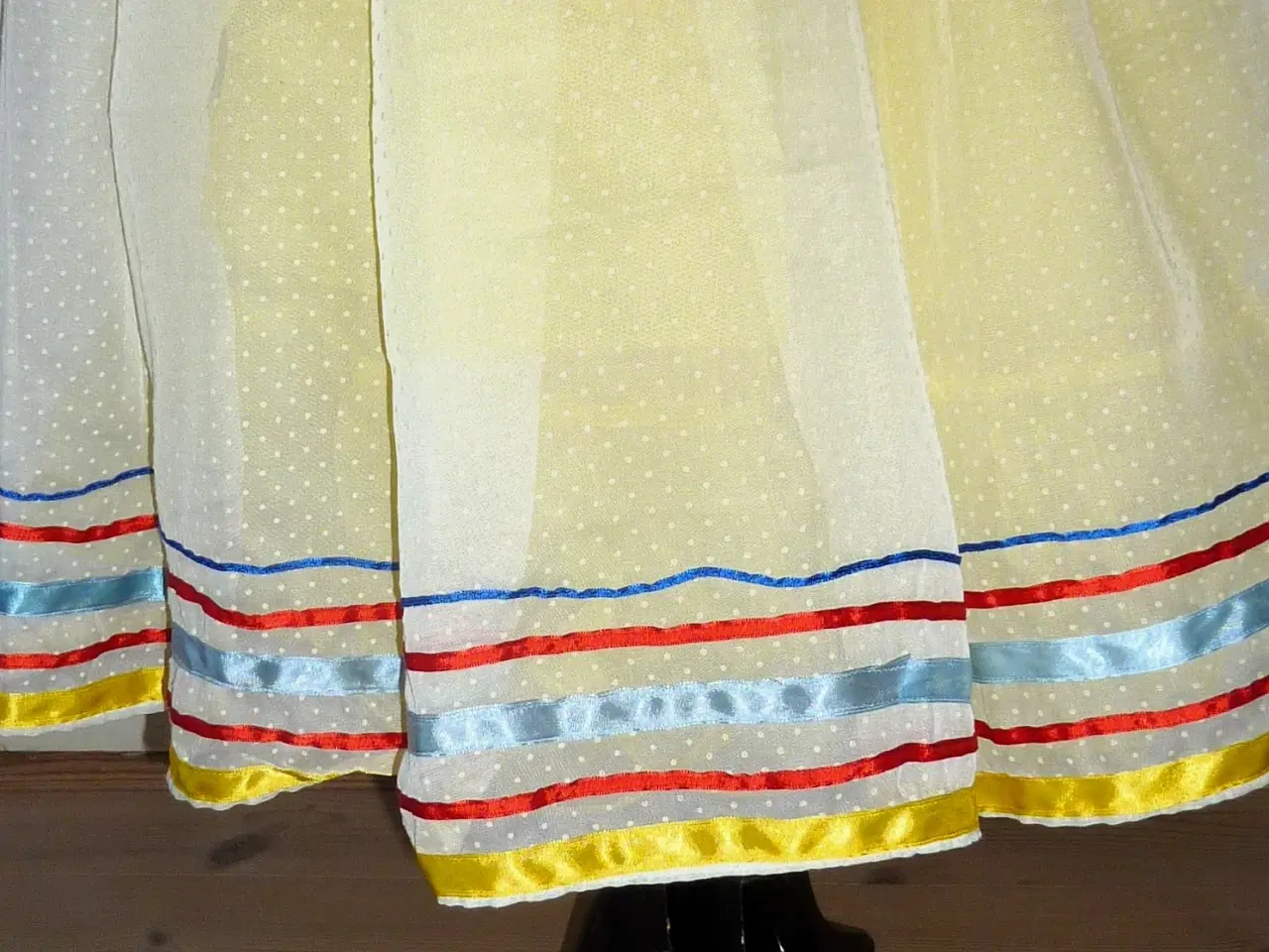 Billede 6 - Snehvide prinsessekjole til leg & udklædning.