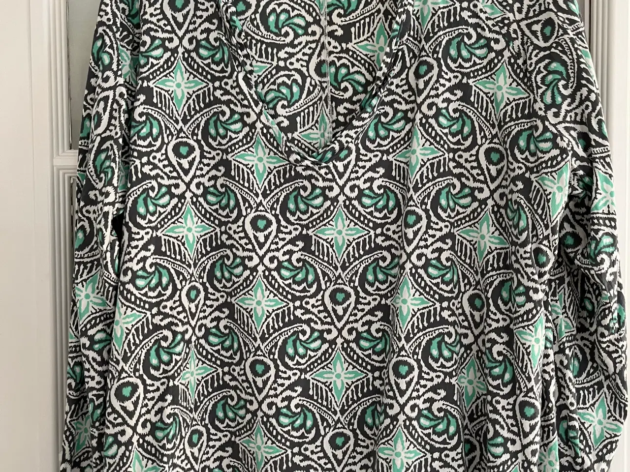 Billede 1 - Mønstret bluse