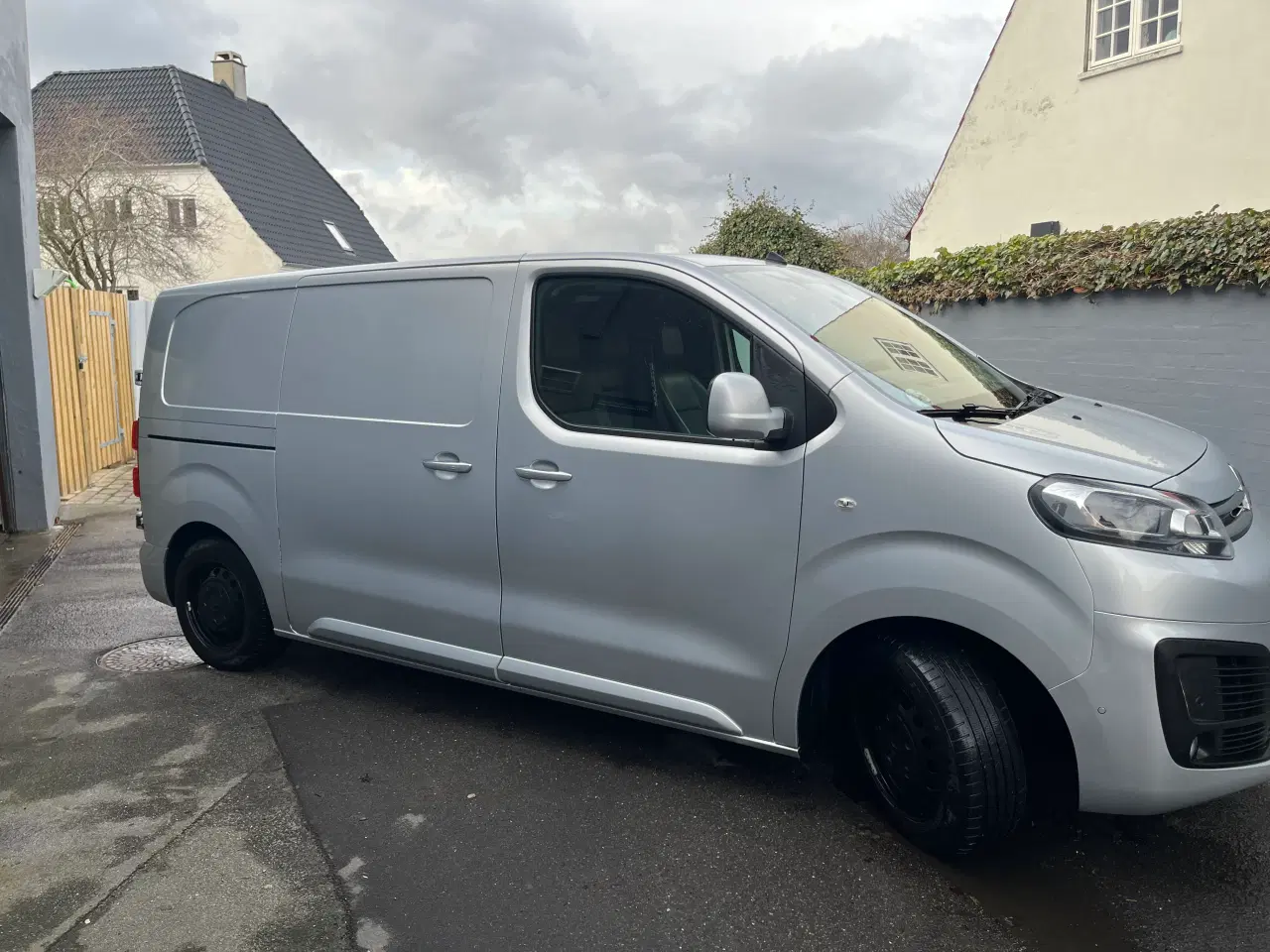 Billede 1 - Varebil med moms