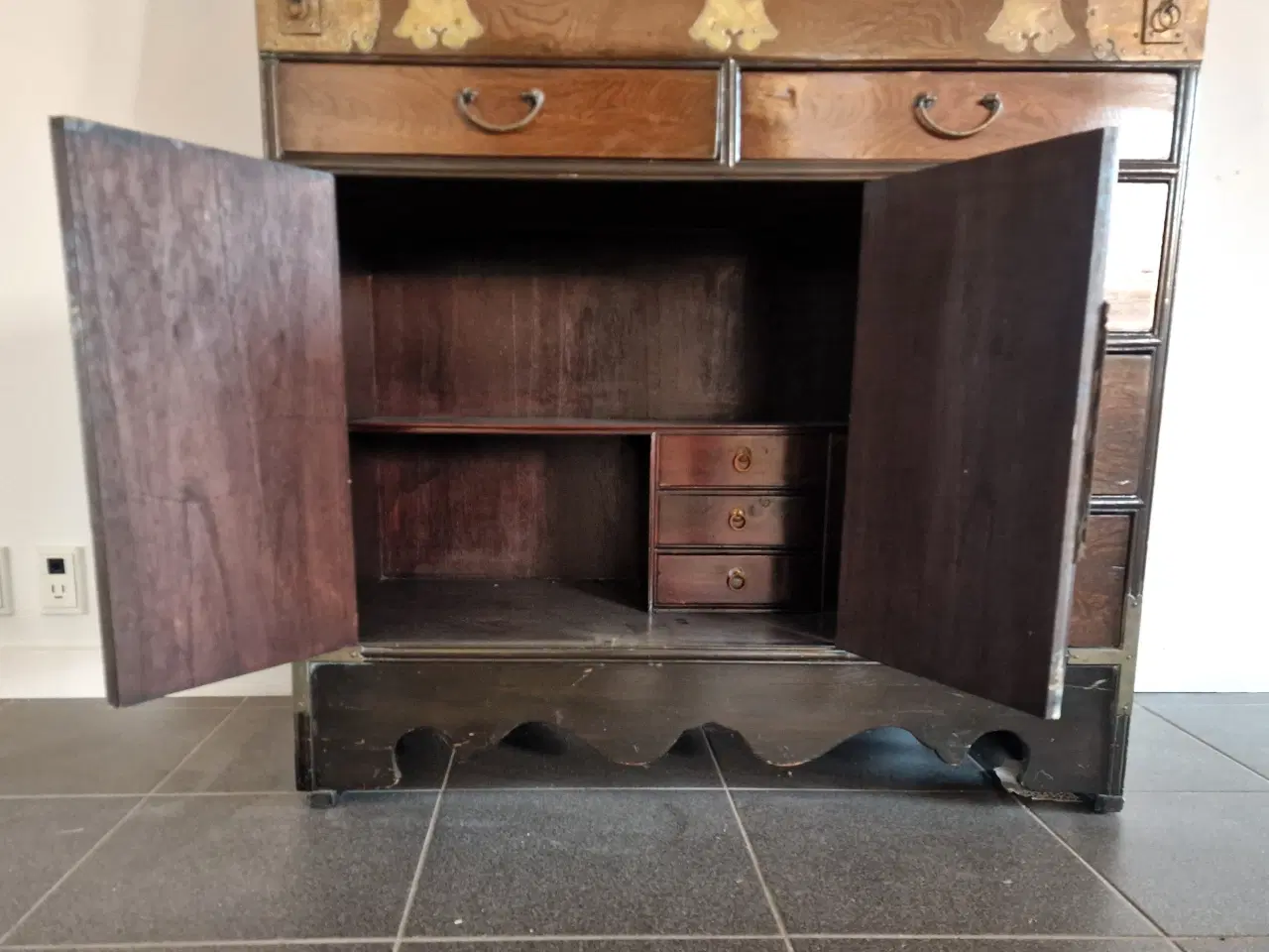 Billede 9 - Smukt koreansk antik sekretær skrivebord.