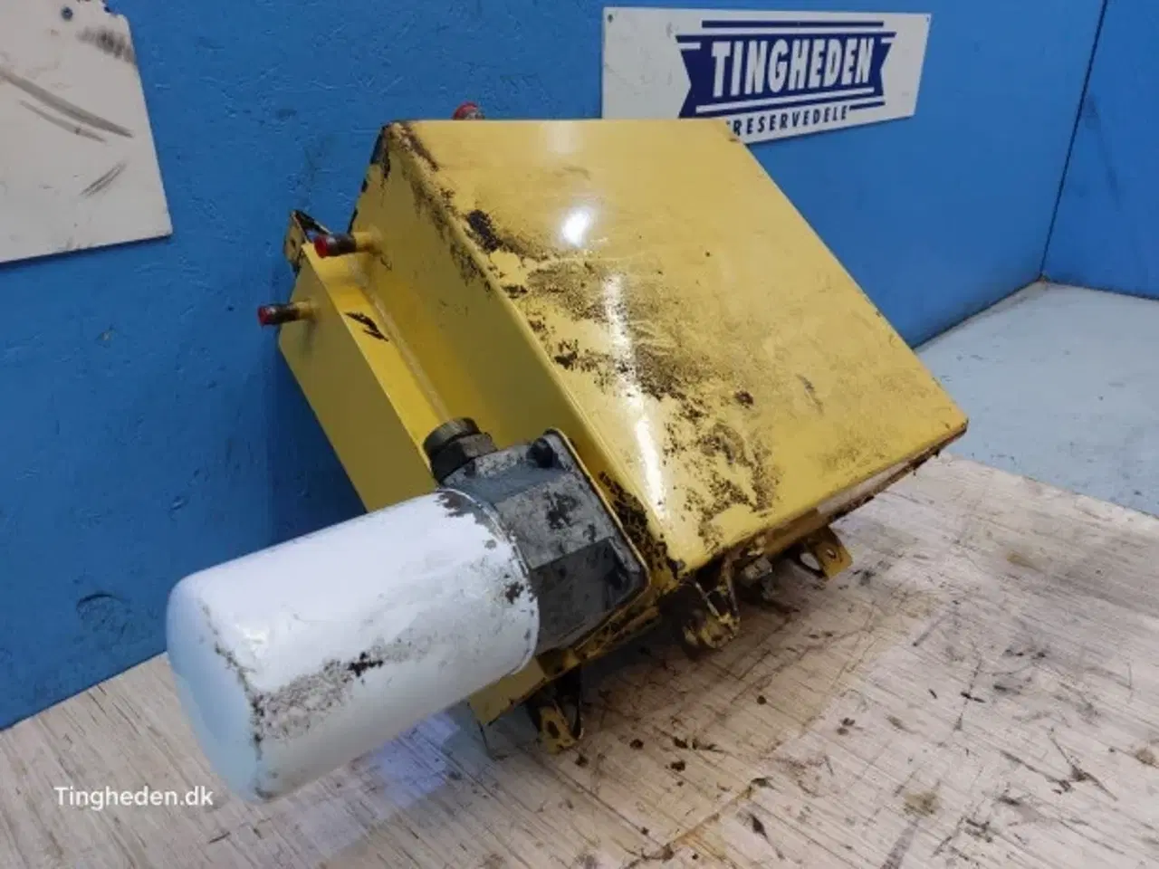 Billede 6 - New Holland FX38 Hydrauliktank 84429993