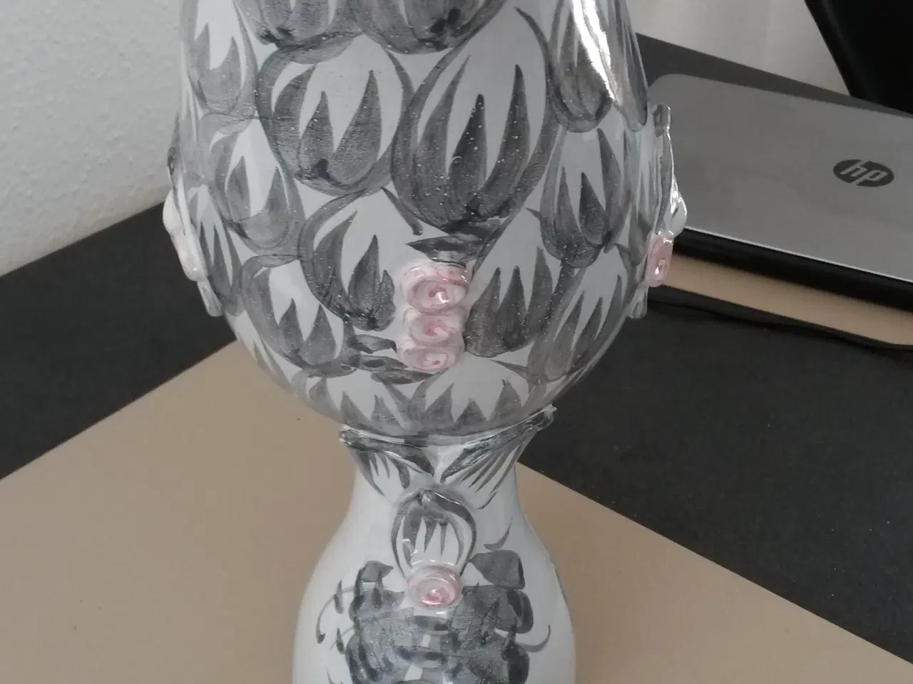 Billede 5 - bjørn wiinblad opsat-vase højde 44cm i grø og rosa