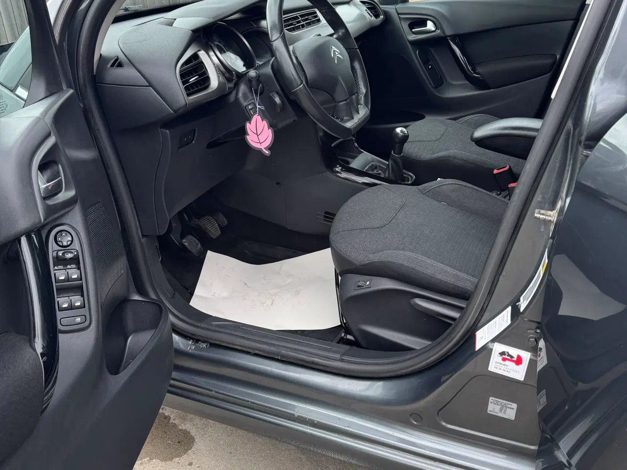 Billede 8 - Flot velholdt nysynet c3 1.6 bluehdi 