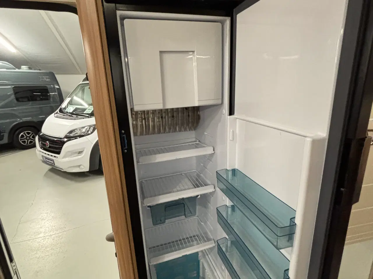 Billede 9 - Autocamper til salg - Adria 670 DL Matrix Plus