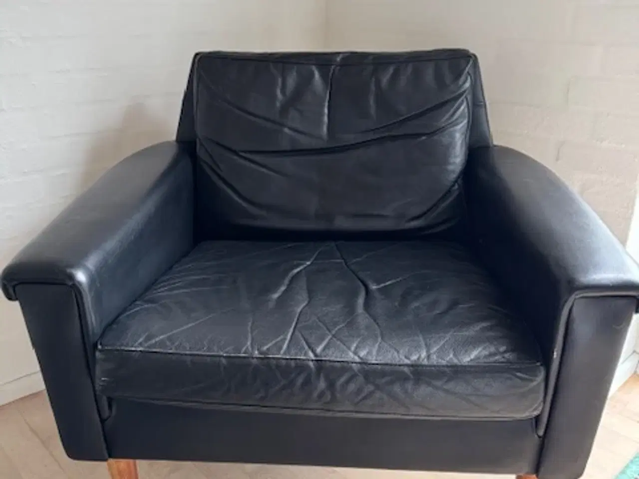 Billede 3 - Klassisk sofasæt i sort læder