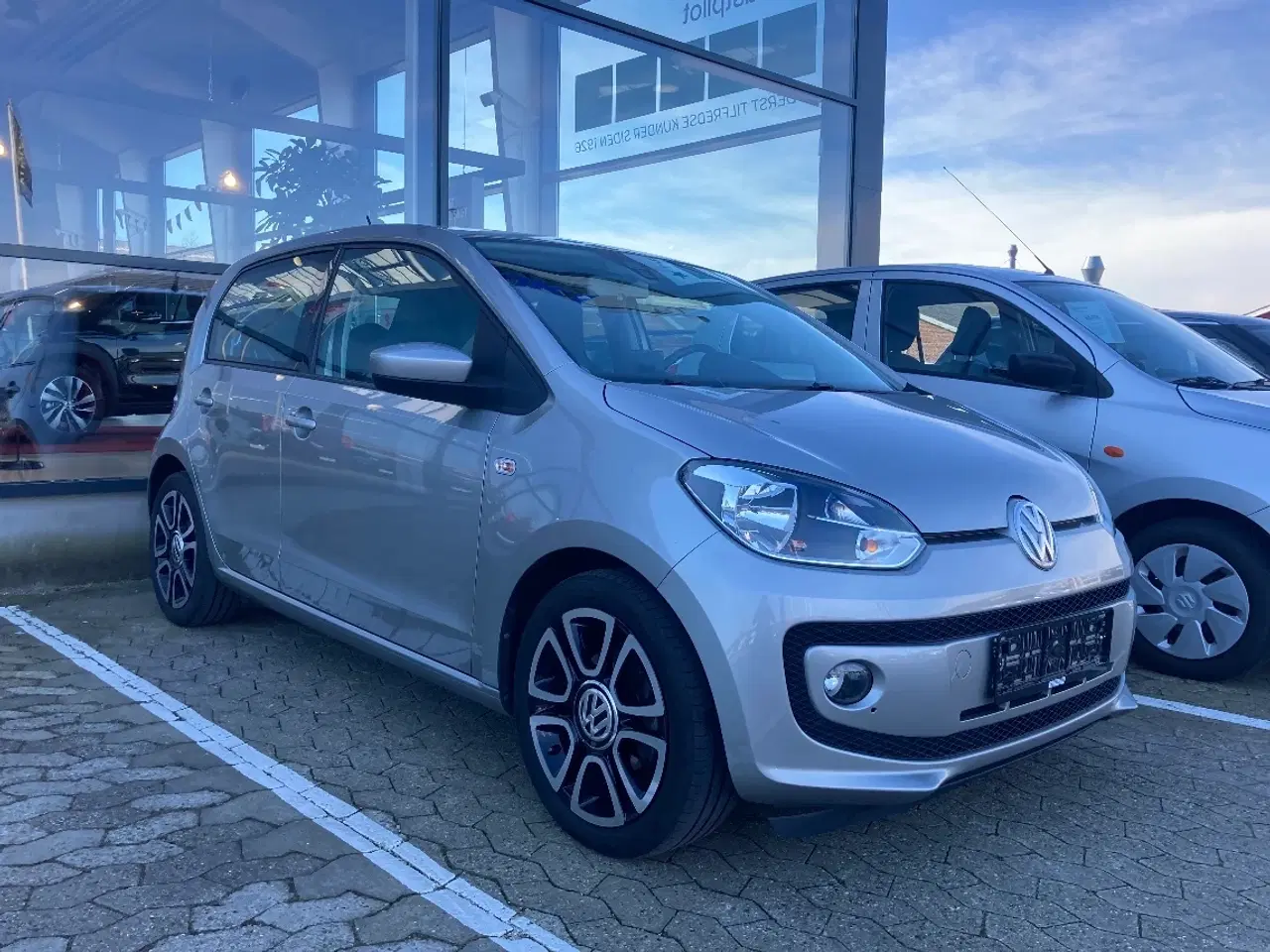 Billede 4 - VW up! Triangle 16" originale alufælge 185/50 R16.