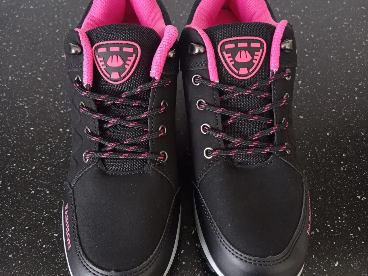 Billede 2 - FASHION Sneakers str. 42