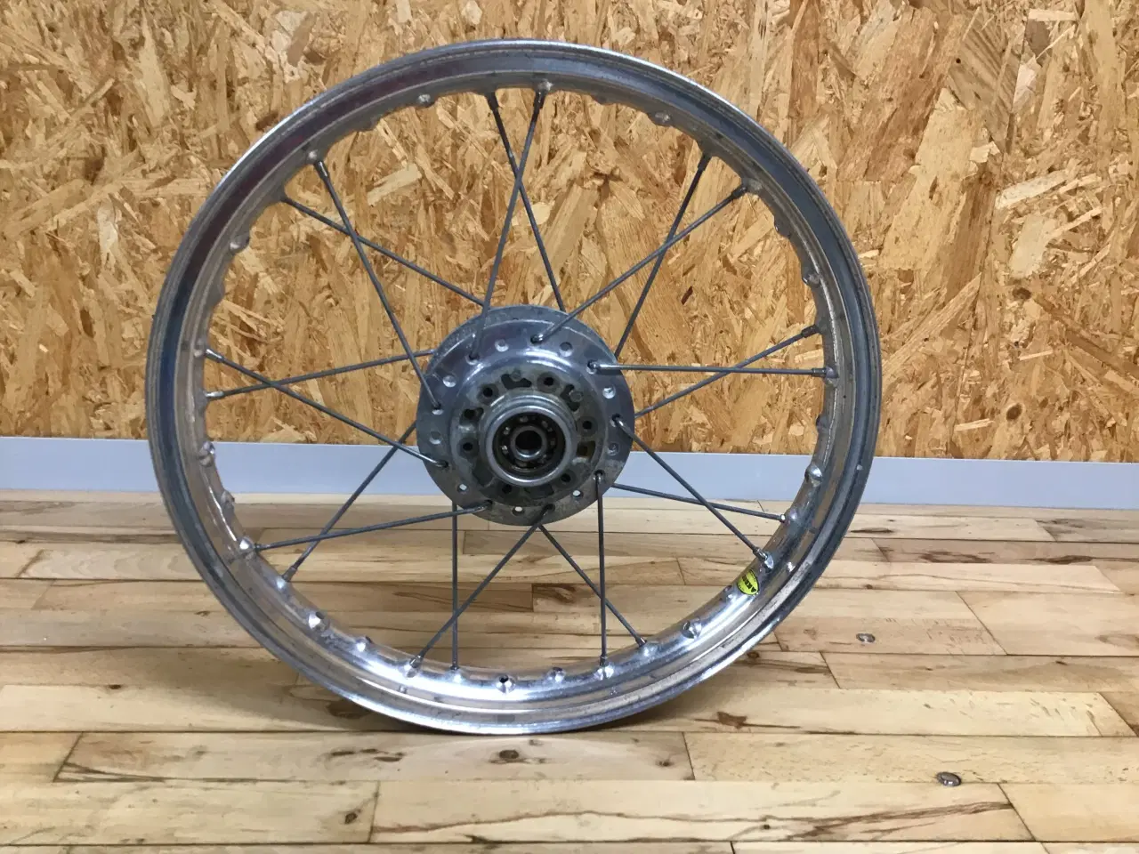 Billede 2 - Yamaha RD 350 R 5 forhjul, mangler eger.