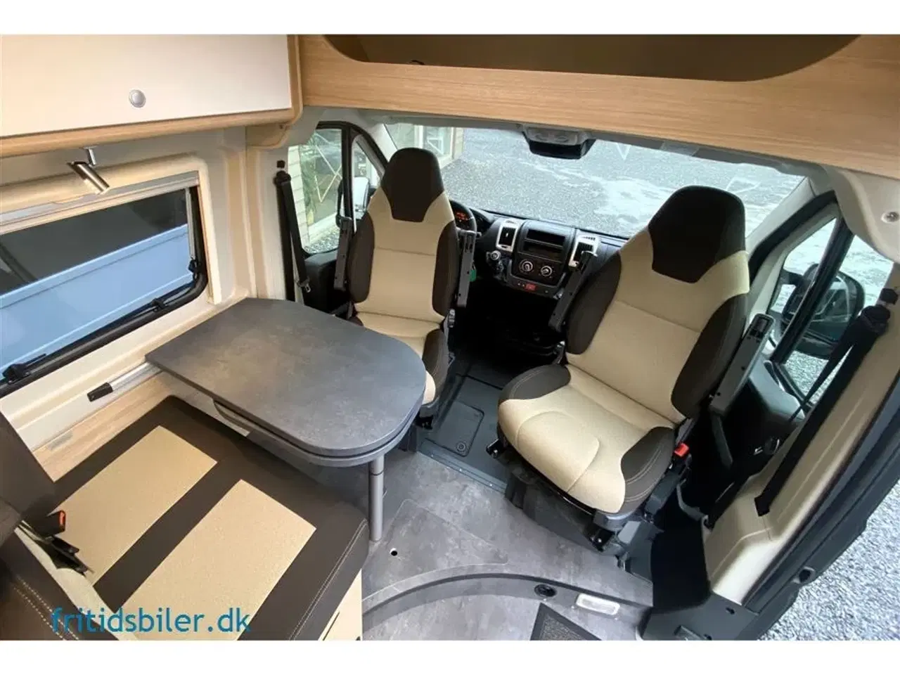 Billede 6 - 2024 - RoadCar R 640 140 Hk   Roadcar 640 140 Hk Den store rummelige camper med langsgående senge