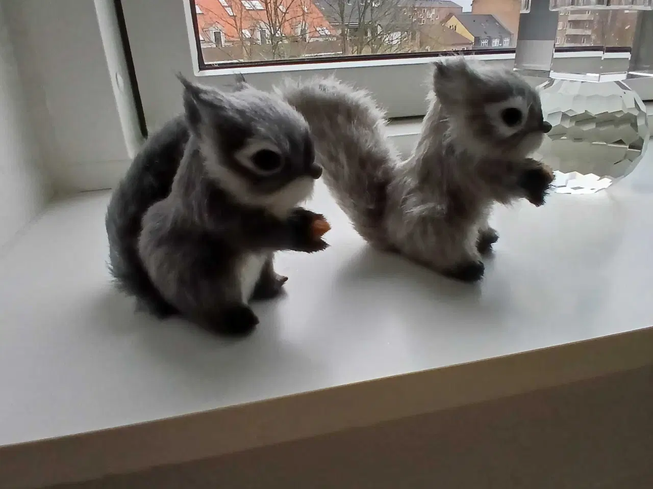 Billede 2 - 2 plys egern til julepynt sælges sammen