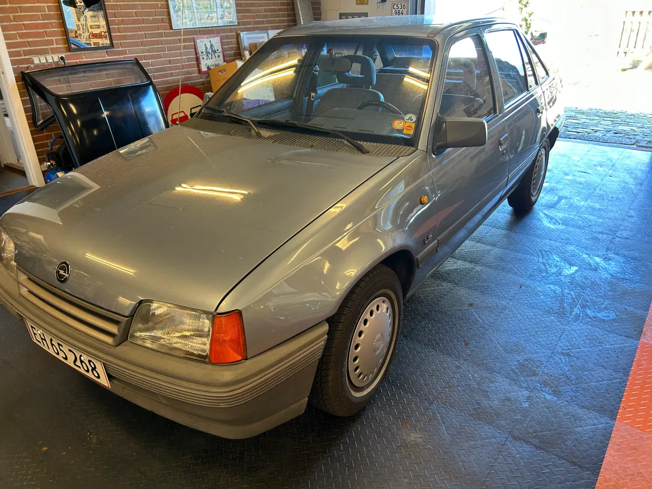 Billede 2 - Opel Kadett 1.6 S E Sedan 4-dørs 1989