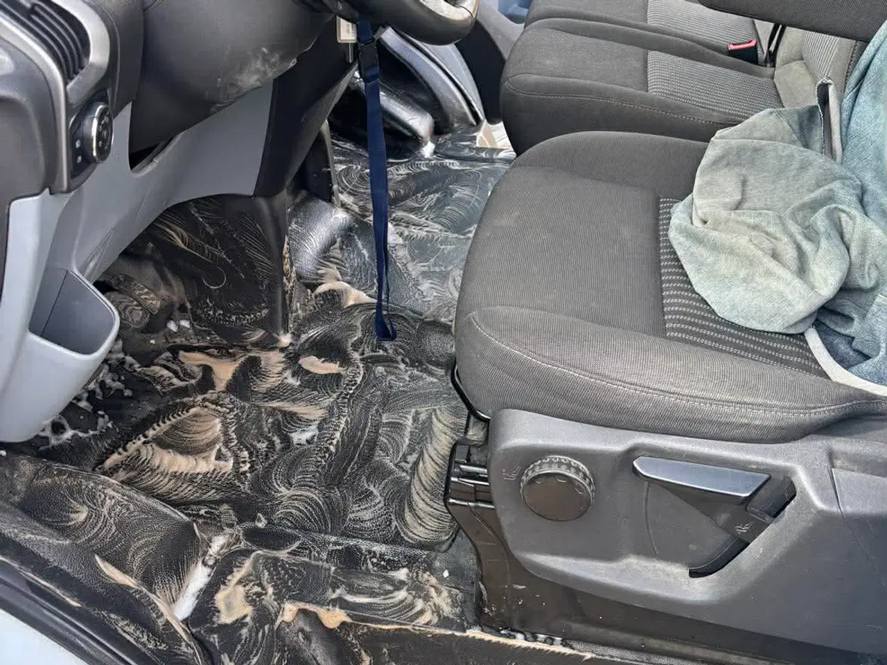 Billede 2 - Bilpleje på Fyn – Indvendig & Udvendig fra 299kr