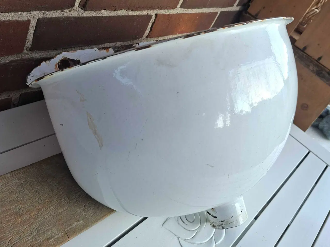 Billede 1 - Emaljeret ældre vask
