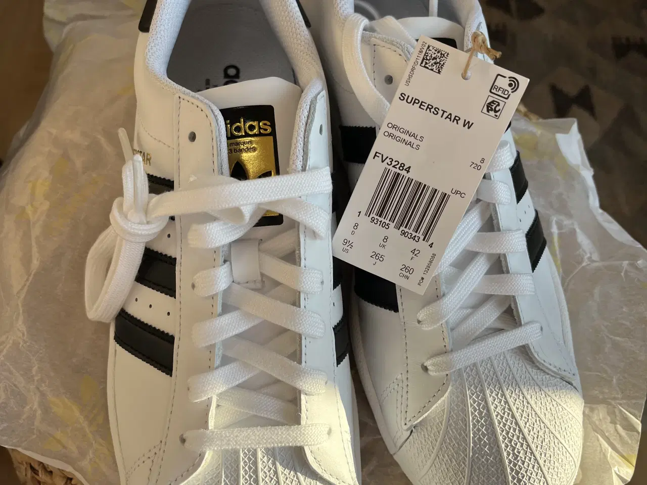 Billede 2 - Adidas Superstar W (helt ny, med prismærke)