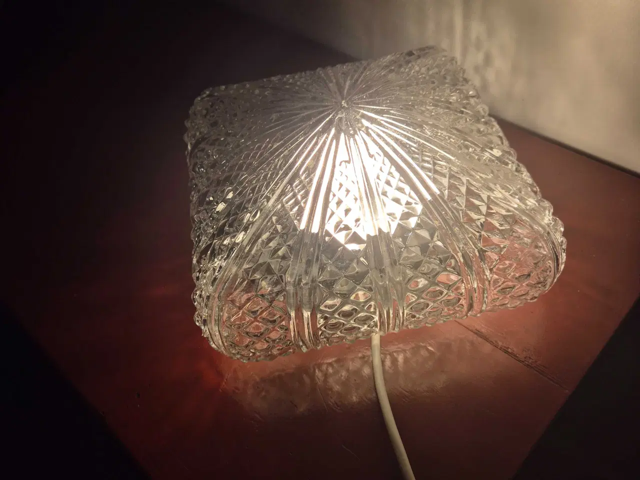 Billede 6 - Smuk plafond med buet glasskærm