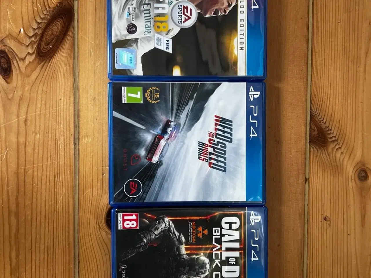 Billede 4 - PlayStation 4 med 4 Controllere, CoD, FIFA & NFS –