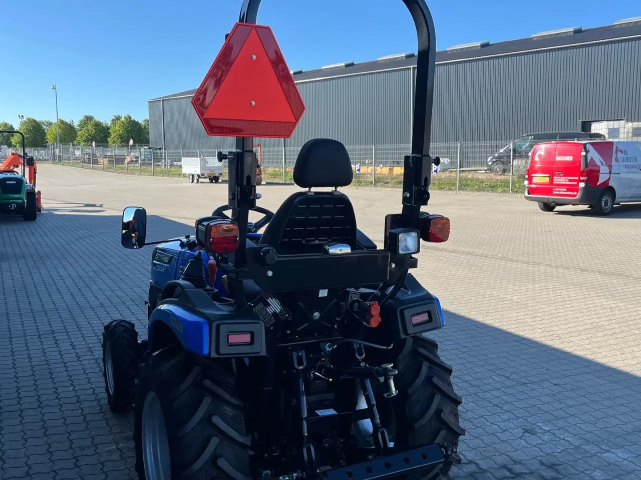 Billede 11 - Solis S26 Shuttle XL Fabriksny 26hk 4WD traktor med vendegear