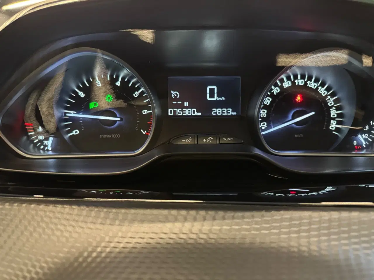 Billede 8 - Peugeot 208 1,2 VTi 82 Signature Sky