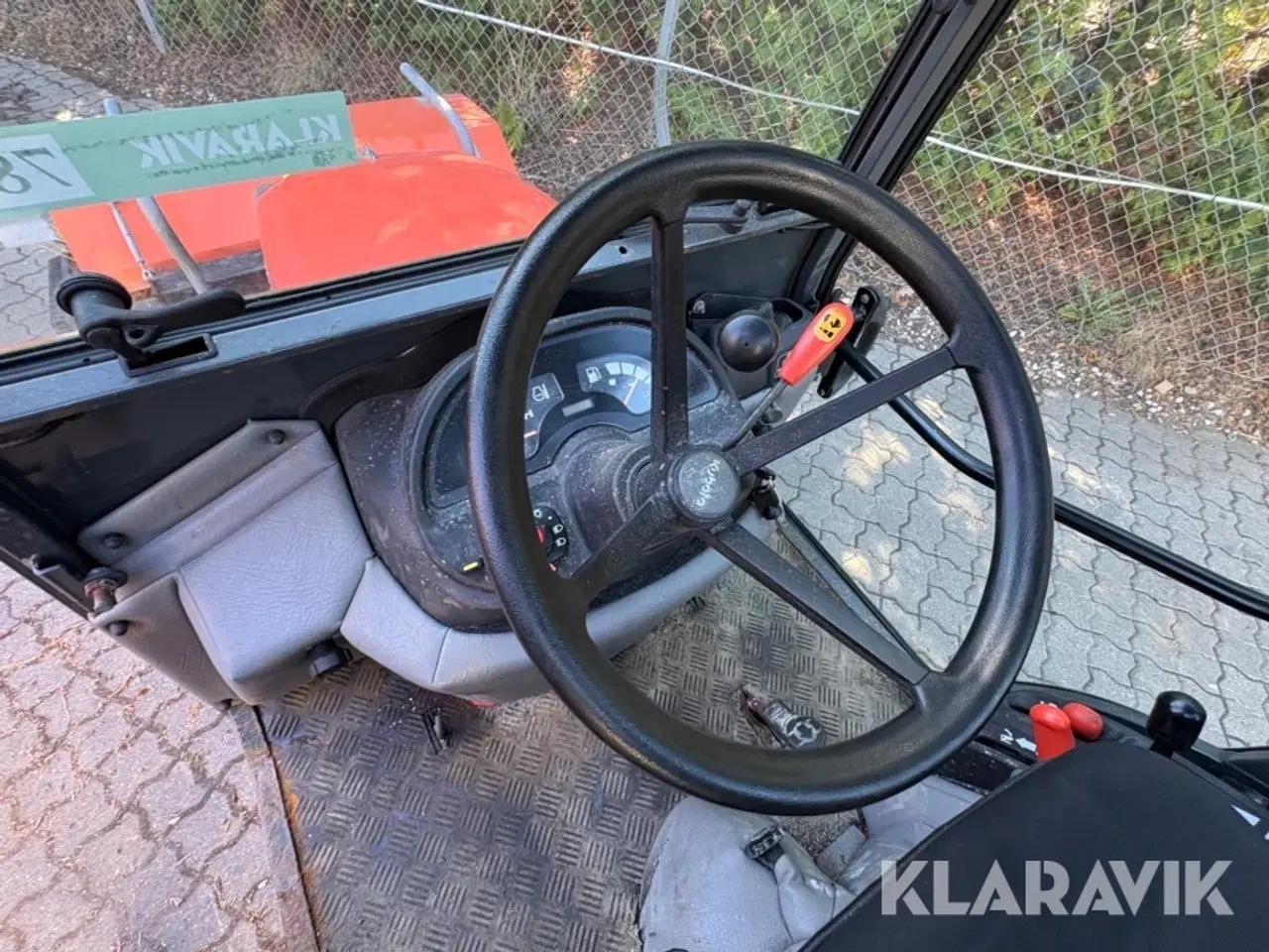 Billede 11 - Traktor Kubota BX2350DV-FR med kost og saltspreder