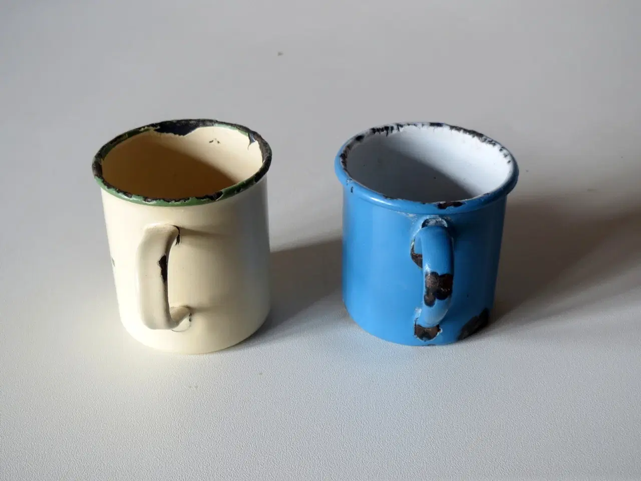 Billede 2 - Emaljerede målebægre, blå og creme