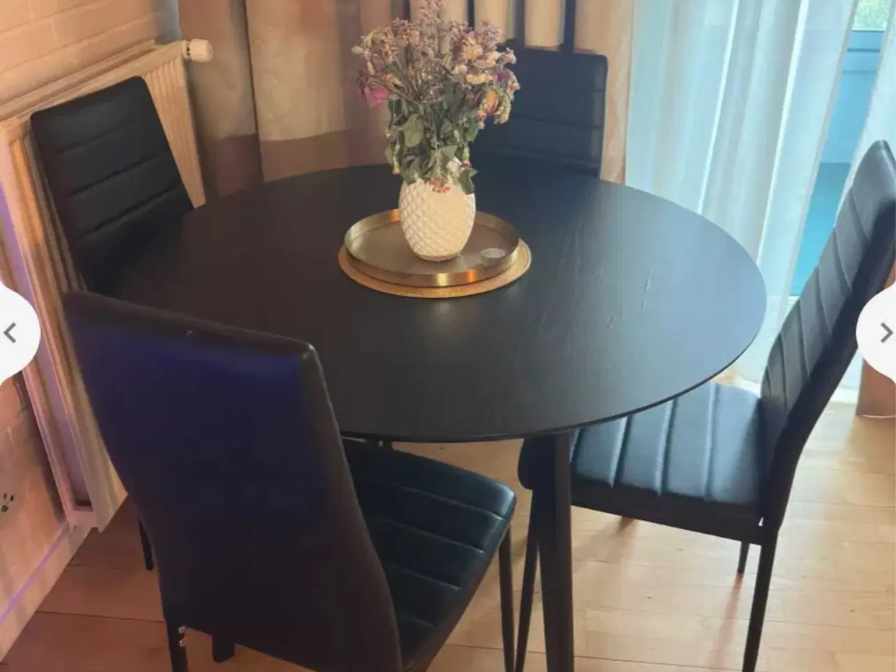 Billede 1 - Spisebord sæt med 4 stole samlet 