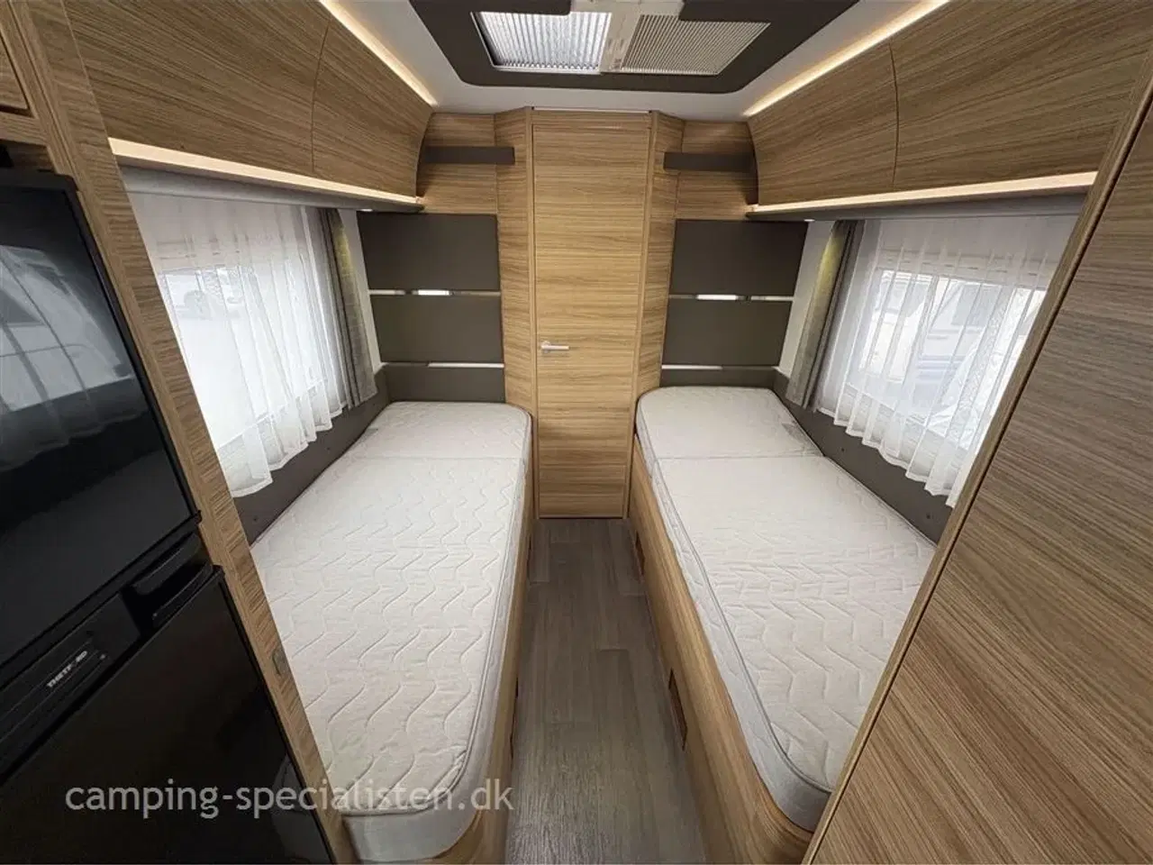 Billede 13 - 2019 - Adria Sonic Plus I700   Adria Sonic Plus I 700 DLT 2019 - Alde varme - Se den nu hos Camping-Specialisten.dk