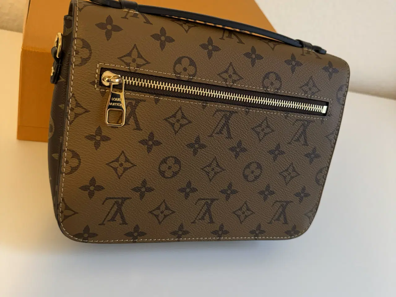 Billede 2 - Louis Vuitton Pochette Metis Sælges