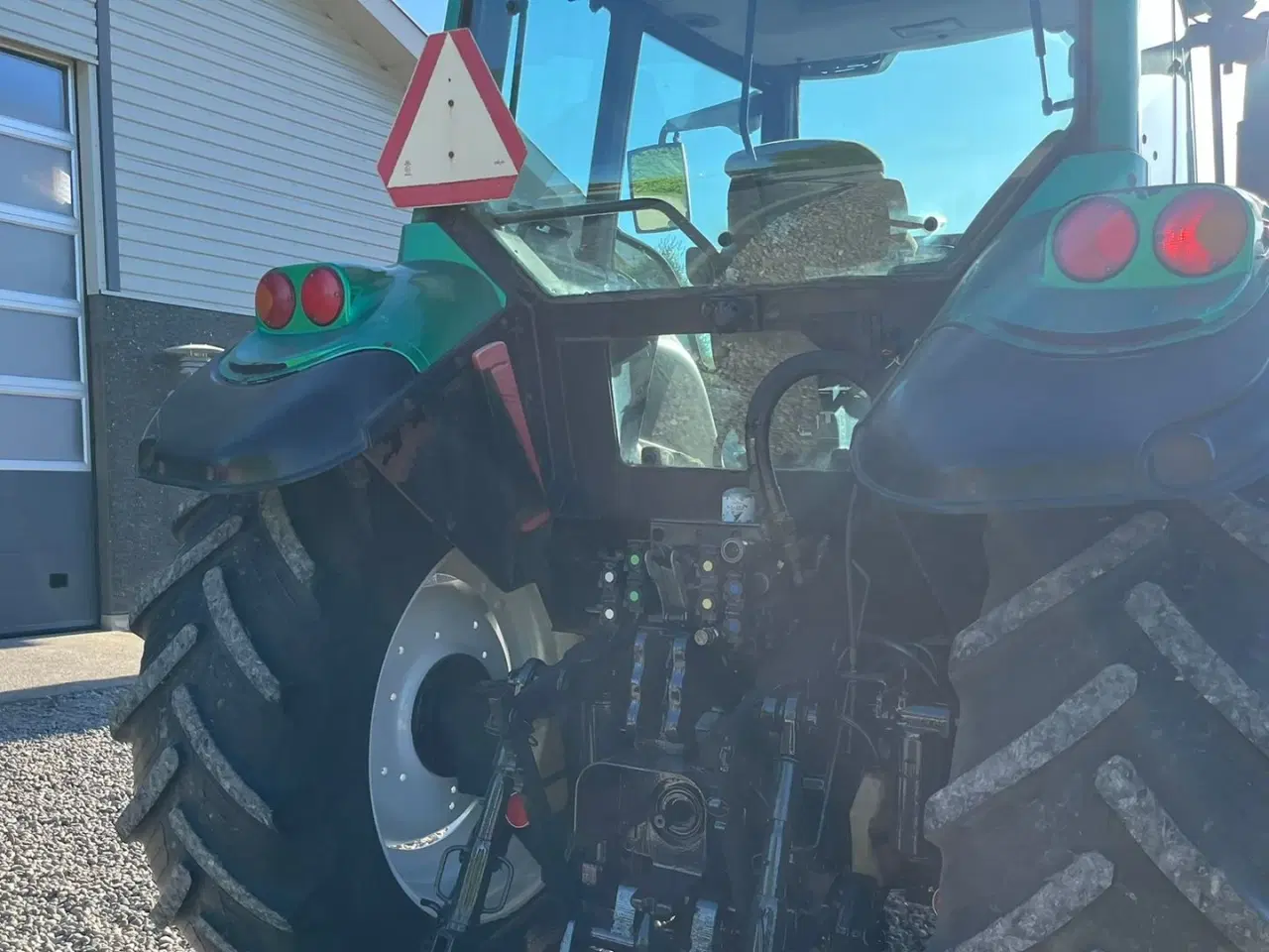 Billede 12 - Valtra T130 med 3.5ton frontlift