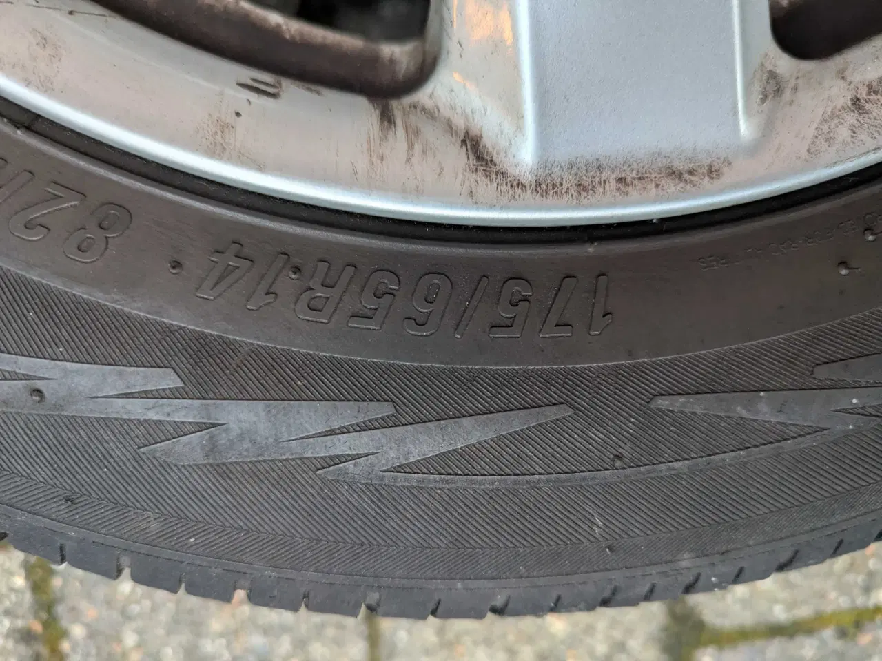 Billede 2 - 4 sommerdæk på alufælge 