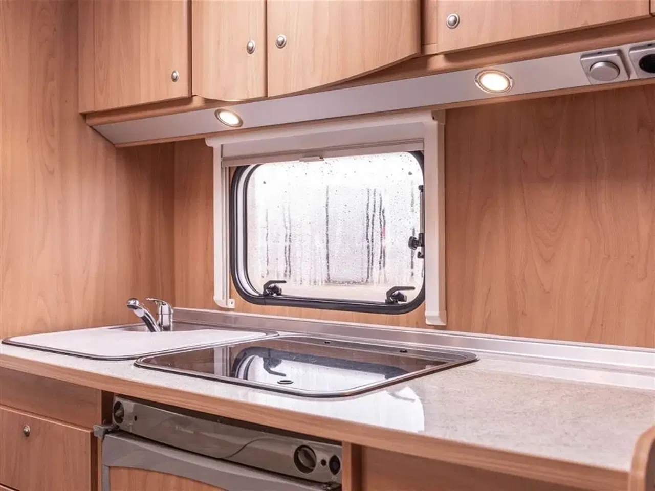 Billede 6 - 2003 - Bürstner Ventana 550 TK Stor og flot familievogn