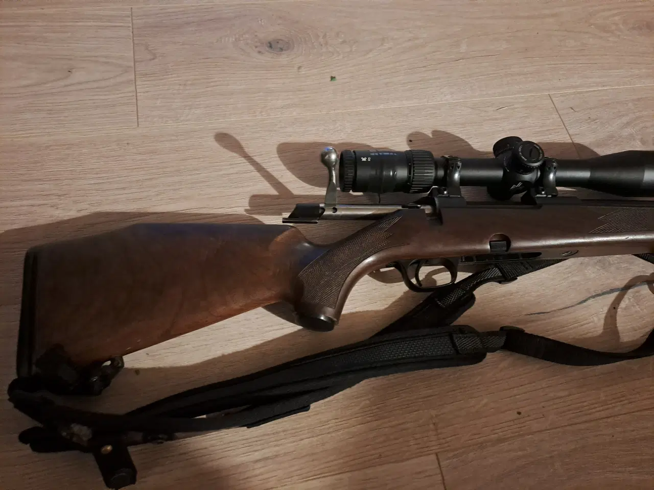 Billede 2 - Tikka jagtriffel kal. 243