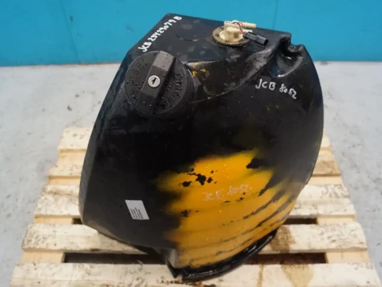 Billede 2 - JCB 8052 Diseltank 234/29079