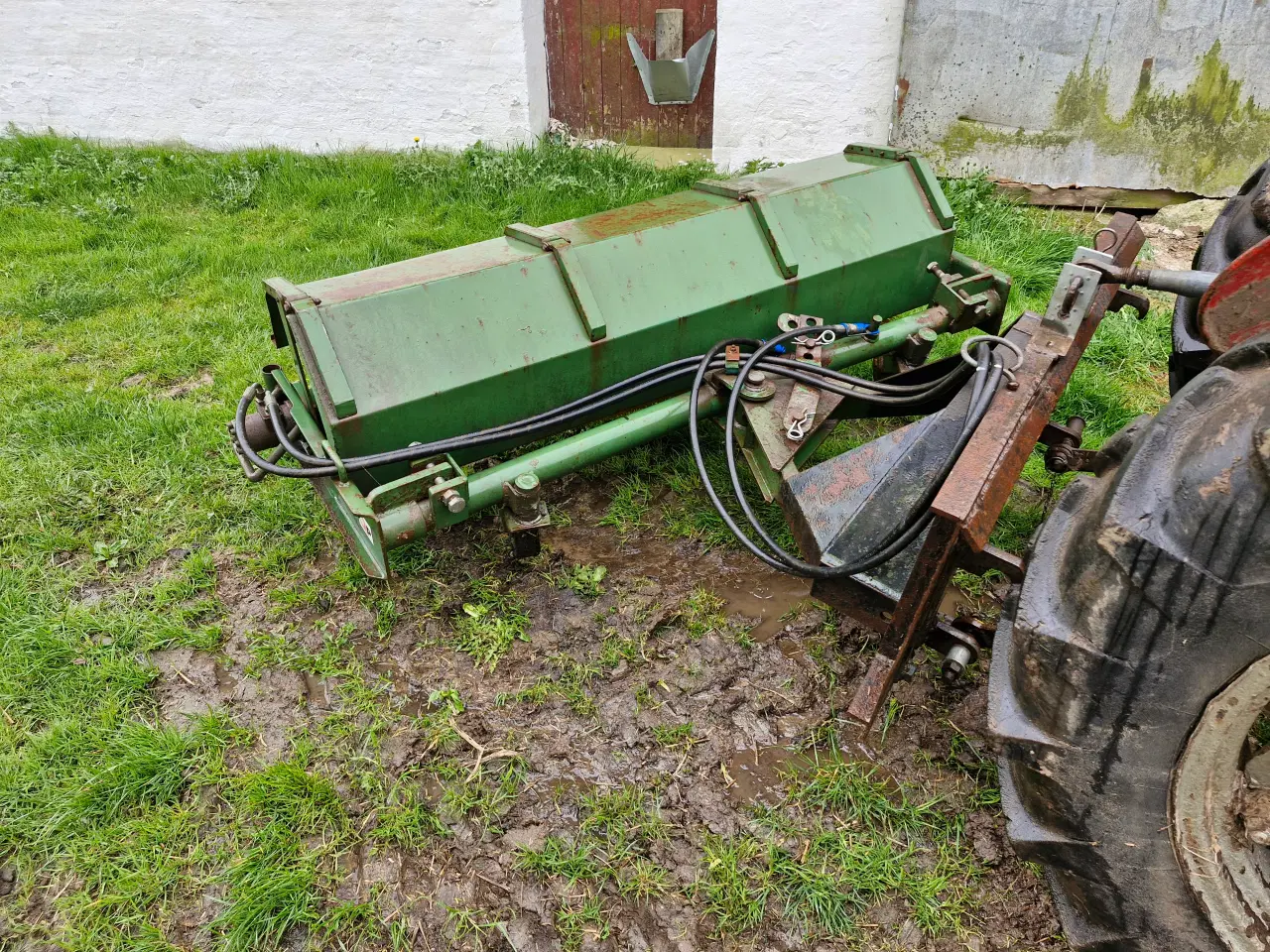 Billede 2 - Fejekost til traktor