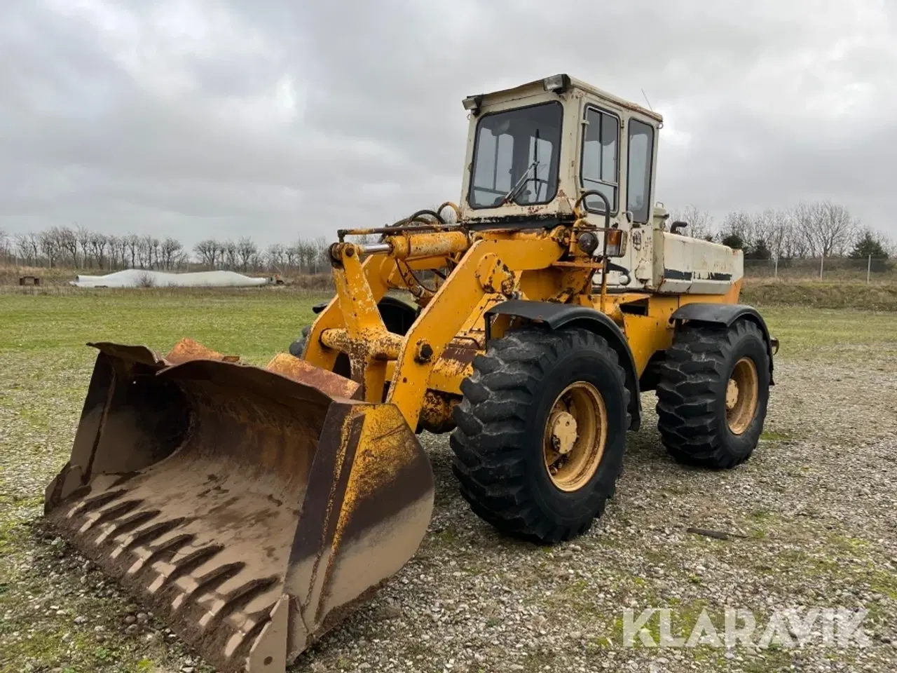 Billede 1 - Gummiged IH 520B