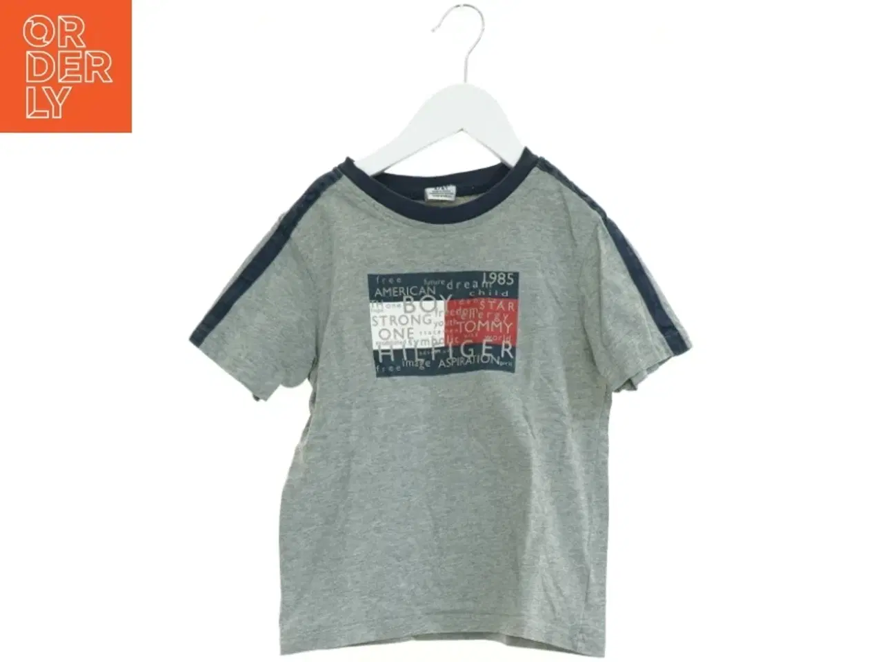 Billede 1 - T-Shirt fra Tommy Hilfiger (str. 104 cm)