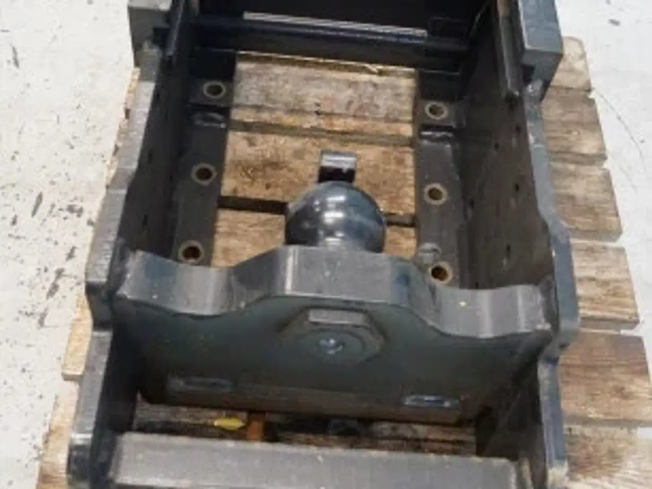 Billede 16 - New Holland T8.380 Kugletræk 84583171