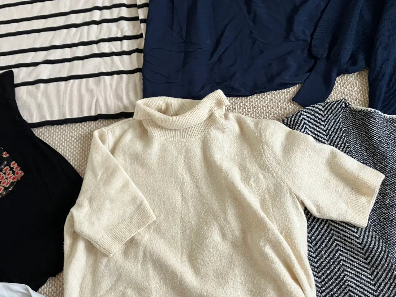 Billede 3 - Toppe, trøjer, bluser 8 dele