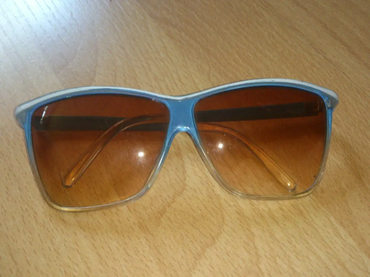 Billede 1 - Blå solbrille
