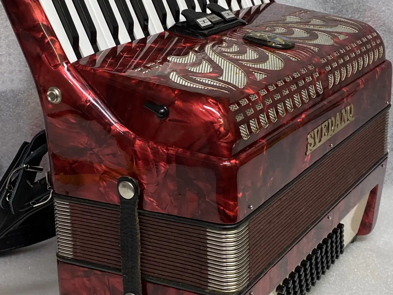 Billede 10 - Harmonikaen 🪗nyserviceret og fremstår i rigtig