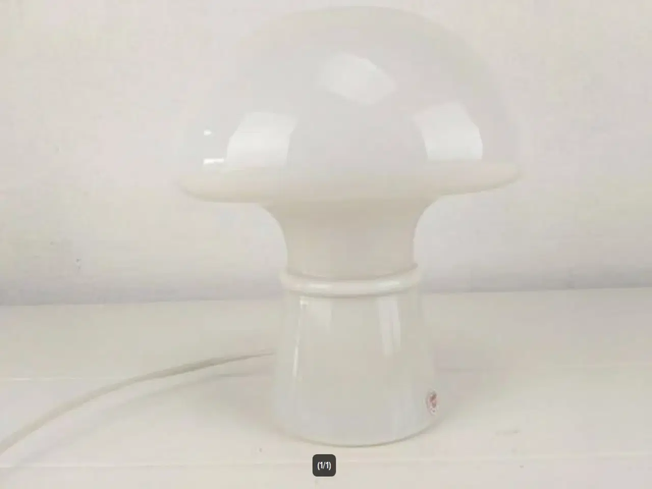 Billede 1 - Fin mushroom lampe i opaline glas.