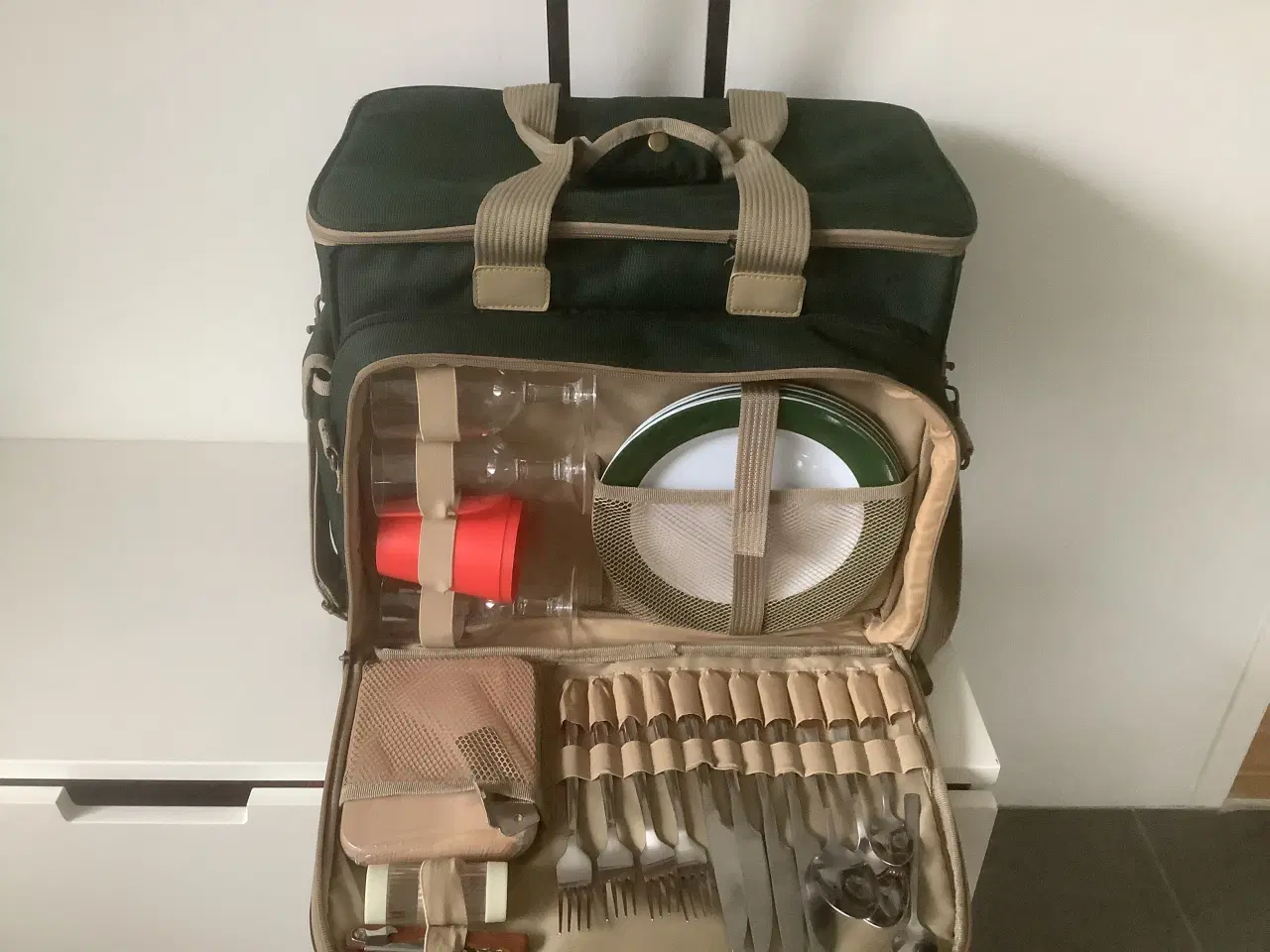 Billede 2 - Outwell picnics kurv med glas og bestik 