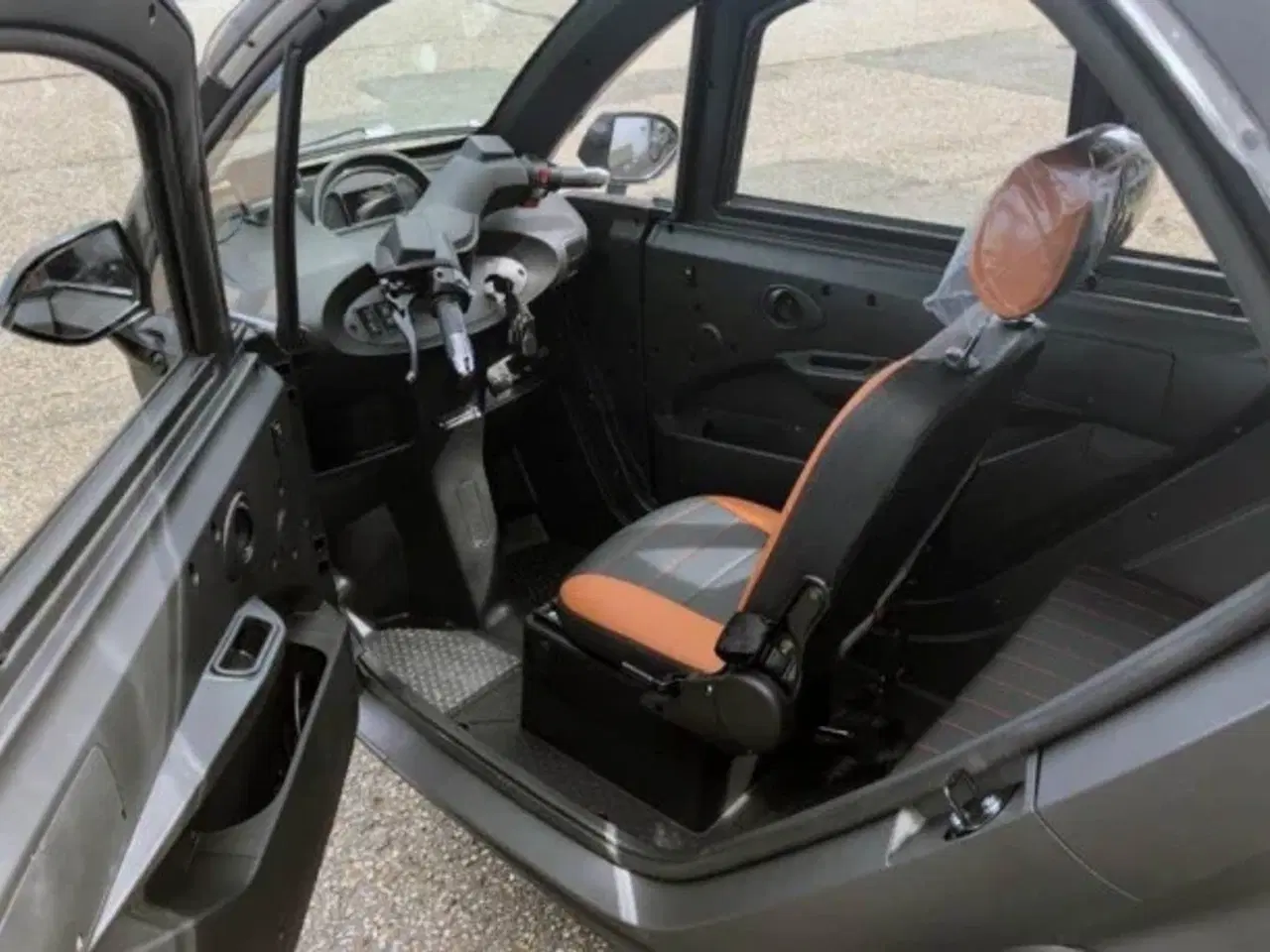 Billede 3 -   EForce Kabinescooter Sort med hvid