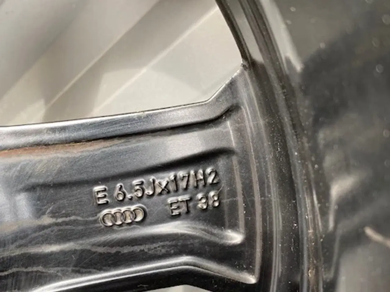 Billede 5 - Dæk og original Audifælge til Q3