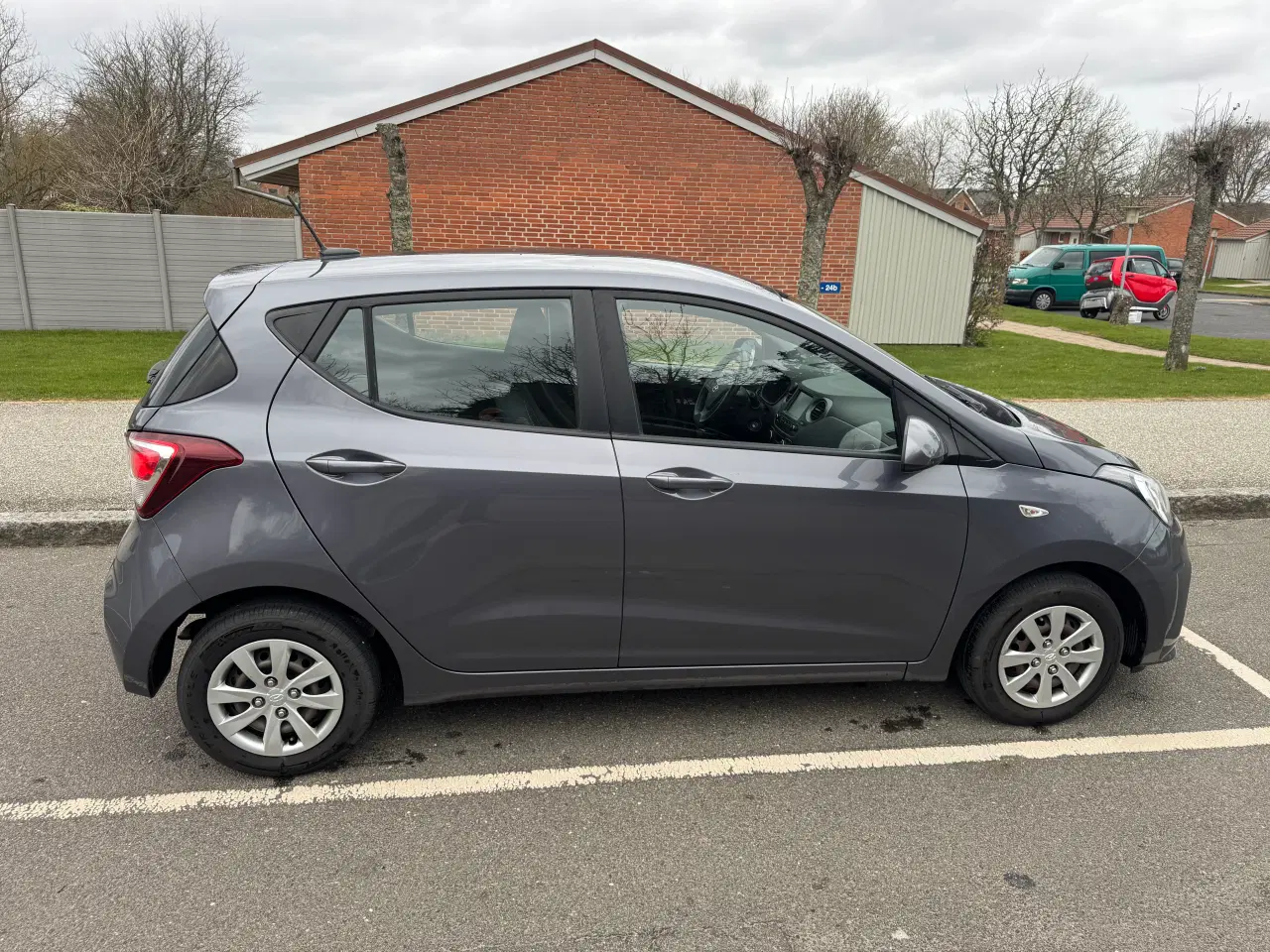 Billede 4 - Økonomisk bil til by eller pendler