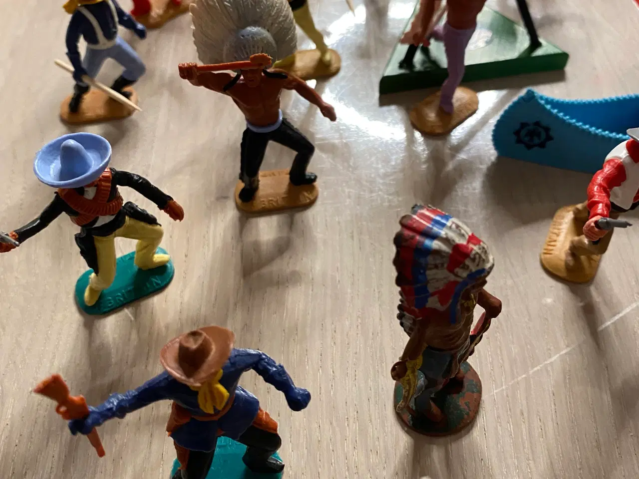 Billede 3 - Cowboy huse og soldater