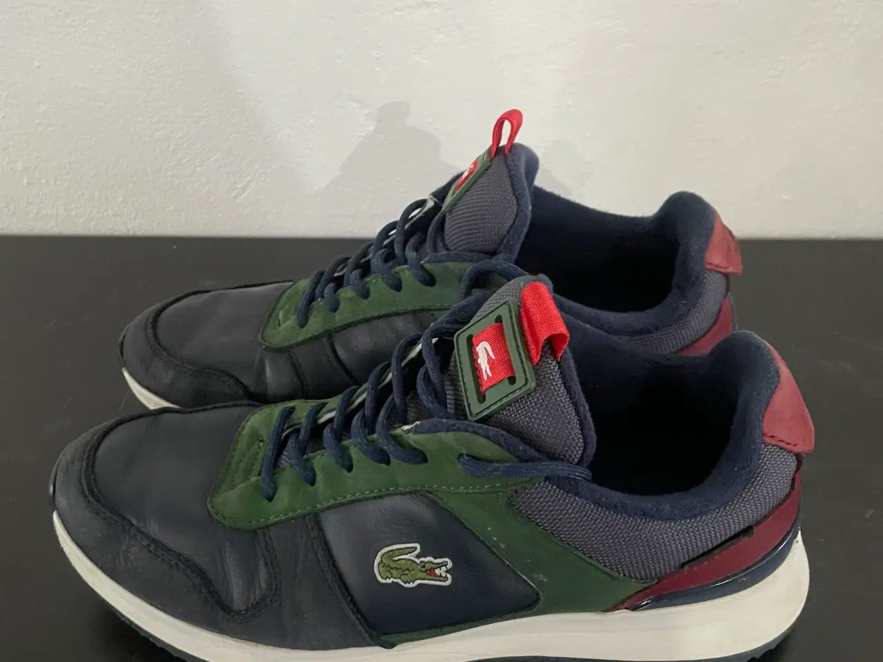 Billede 2 - Lacoste løbesko str. 41 navy/grøn/rød